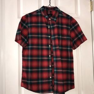 Short Sleeve Button-Down Plaid